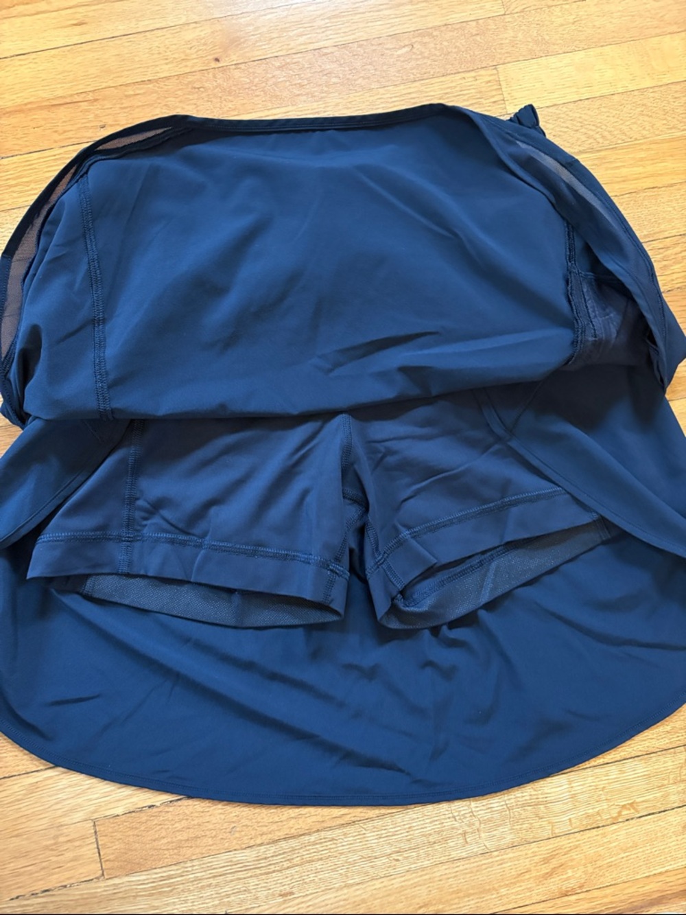 Lululemon Hotty Hot Skort in Navy, size 8 - Picture 4 of 4